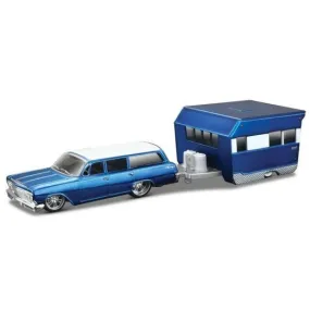 1962 Chevrolet Biscayne Wagon w/ Alameda Trailer (Blue) 1:64 Scale Diecast Model