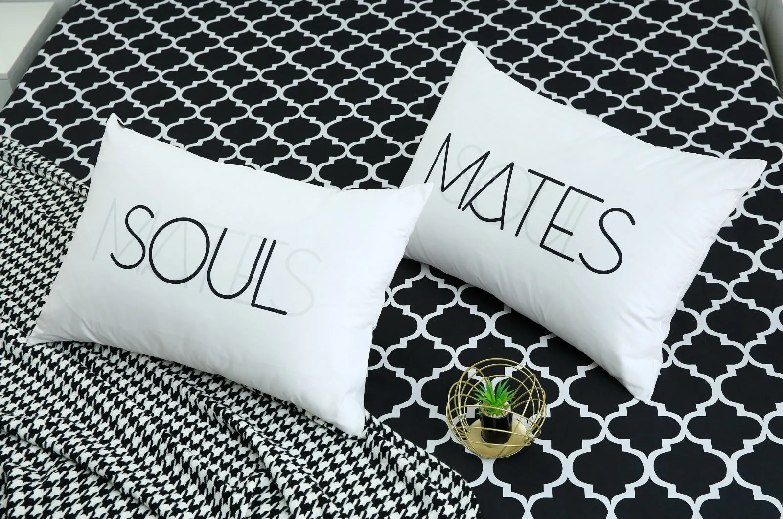 5 PCs Fitted Bed Sheet With Text Pillows-Couple Set CS06