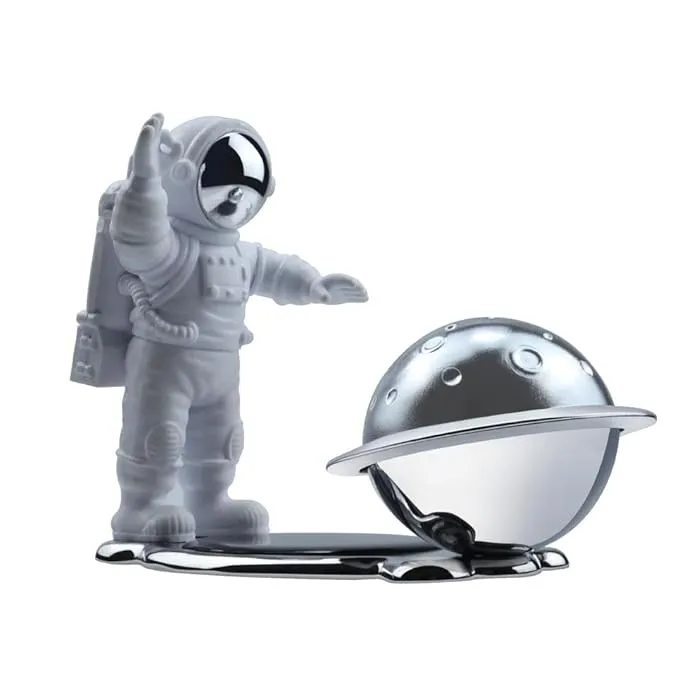 Astronaut Car Perfume Cute Cartoon Astronaut Styling Car Air Freshener Car Solar Aromatherapy