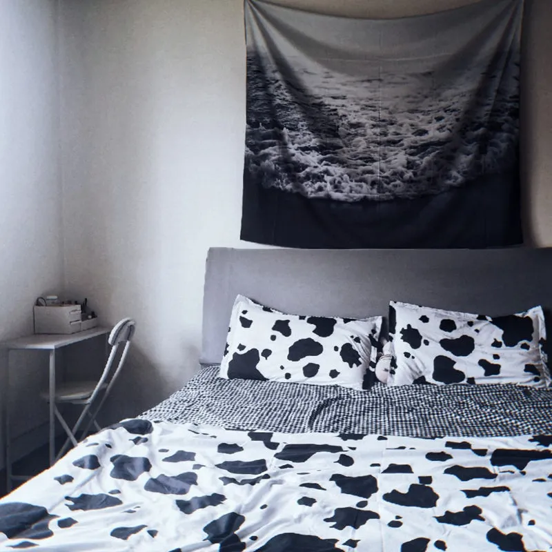 Black White Wave Point / Cow Bed Sheet 4 Pieces AD11833