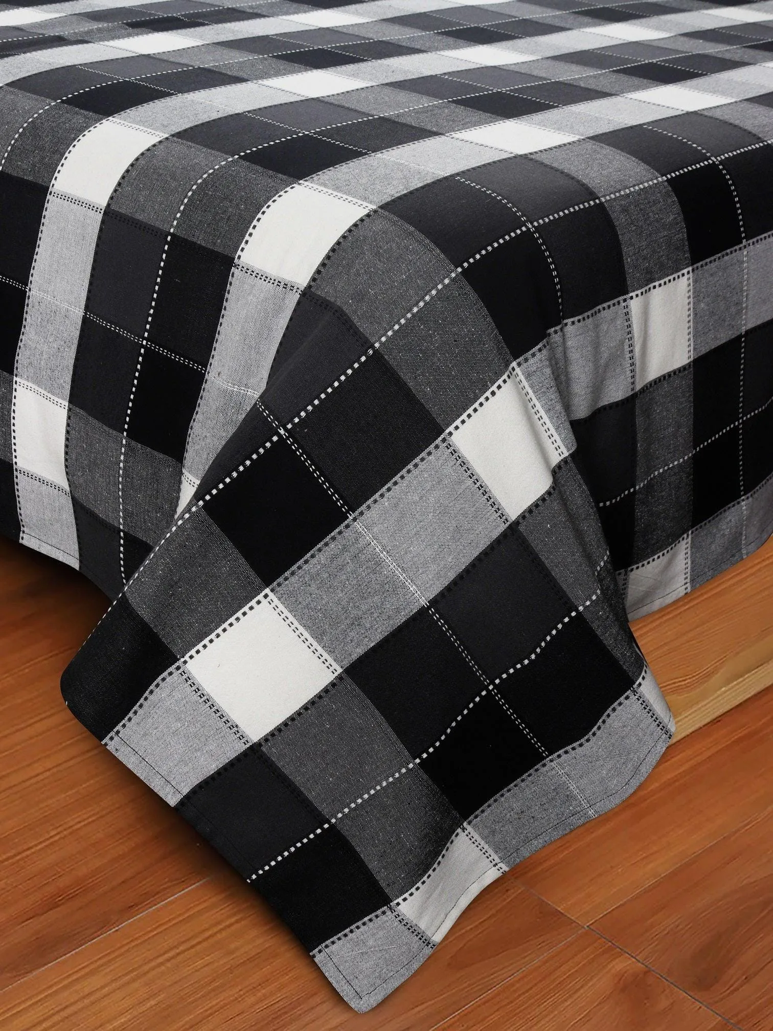 Cotton Double Checkered Bedsheet with 2 Pillow Covers (Pack of 3, Black)