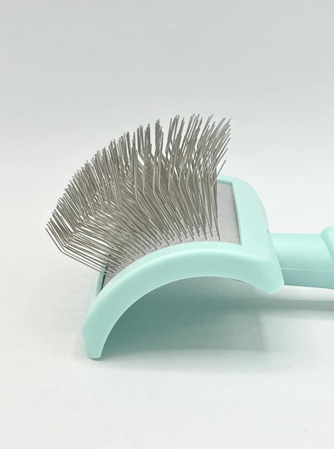 Foxy Roxy Teal Slicker Brush - Medium