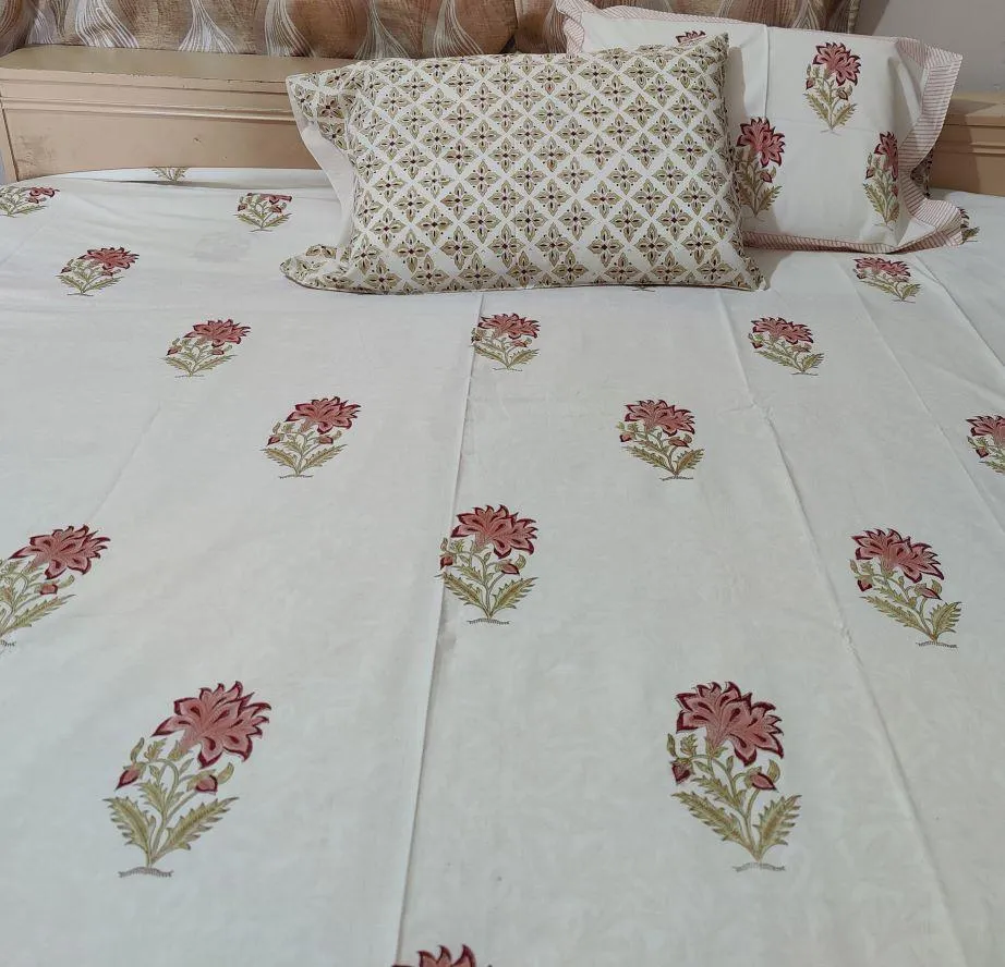 RED PINK FLOWER BUNCH BED SHEET