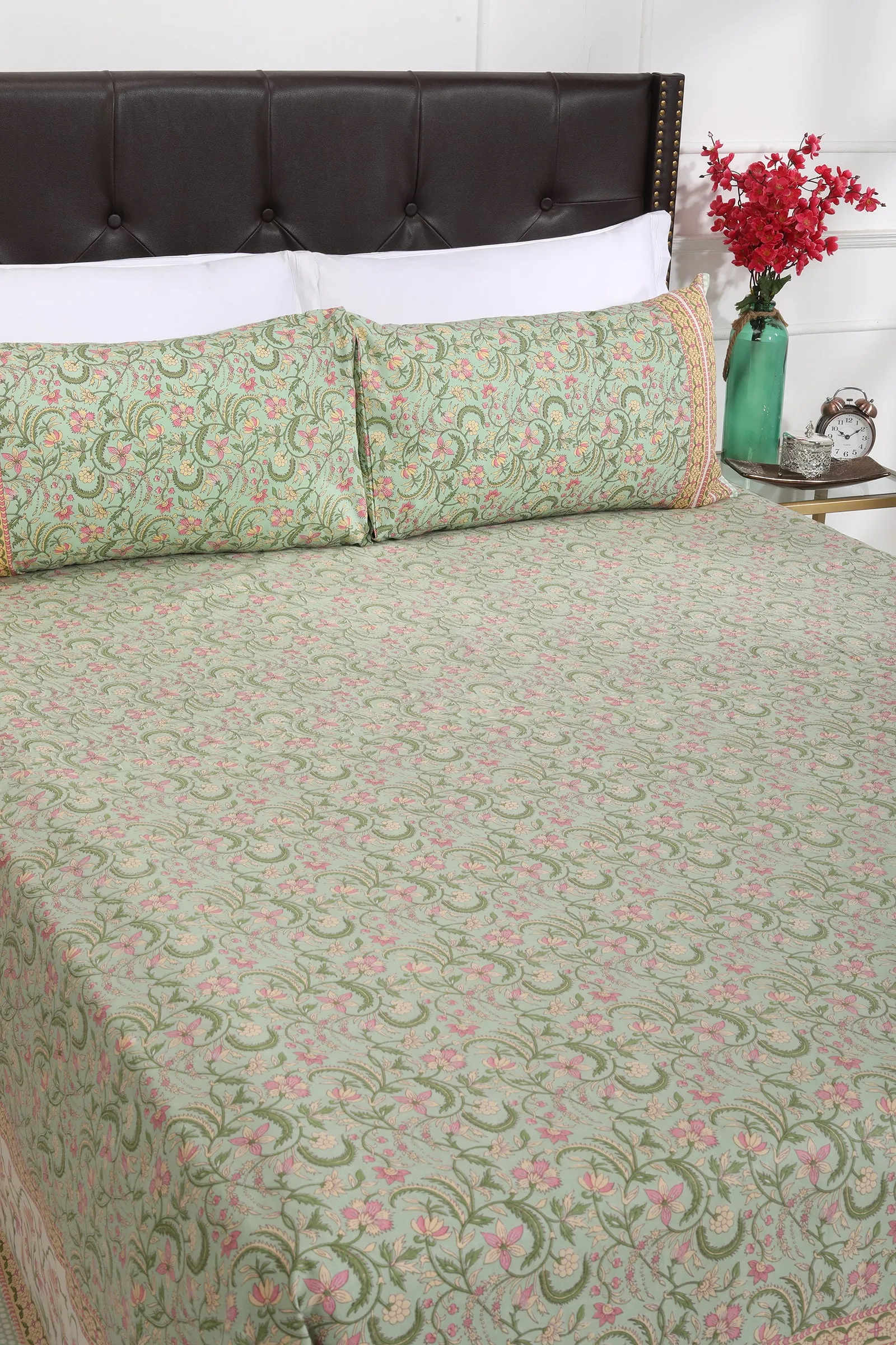 Vandevi Flower Jhaal Cotton Bedsheet