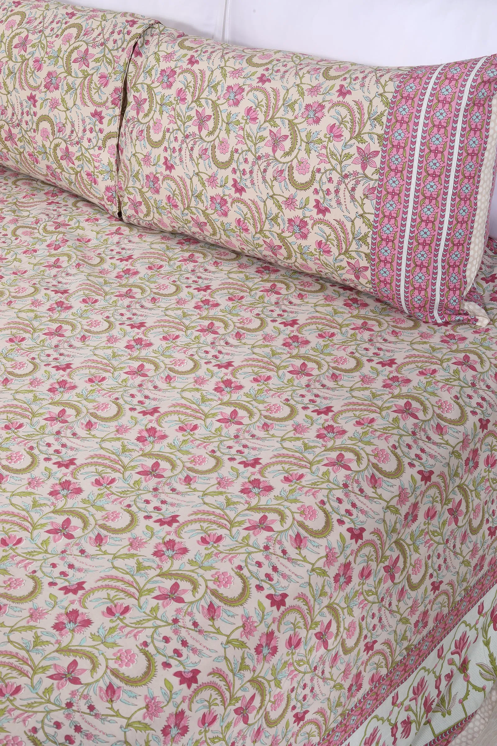 Vandevi Flower Jhaal Cotton Bedsheet